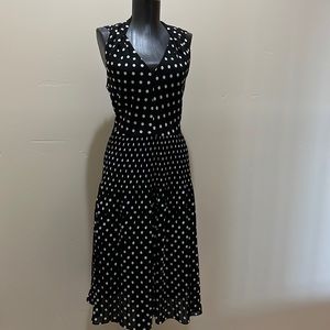 Signature by Robbie Bee black and white polka dot sleeveless dress size 10